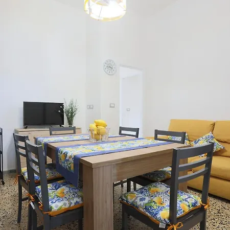 Vanilla Flats Free Parking Apartment