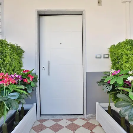 Vanilla Flats Free Parking Apartment